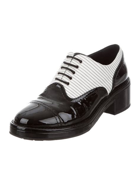 Chanel Patent Leather Oxford Shoes Size 5.5 Authentic 